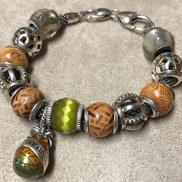 🆕 Brighton Hawaii pineapple charm Golden brown & green Engraved silver sash NWOT - Picture 7 of 10